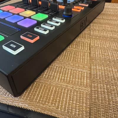 Native Instruments Traktor Kontrol D2 2010s - Black image 3