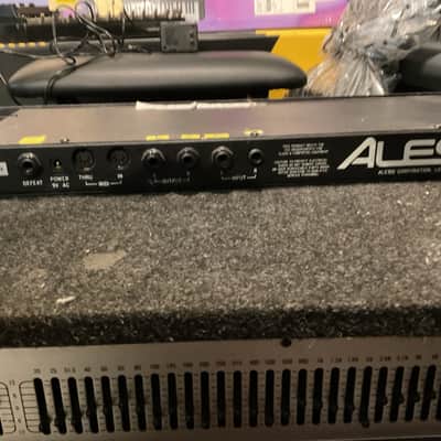 Alesis Midiverb II 16-Bit Digital Effects Processor #1 image 4