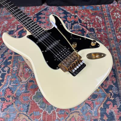 Fender Pro Feel Model STR-70 Super Strat HSS Ex Trem - 1988 image 5