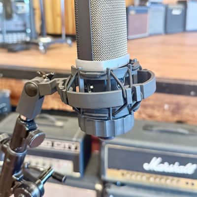 AKG C214 Large Diaphragm Cardioid Condenser Microphone 2010s - Black image 2
