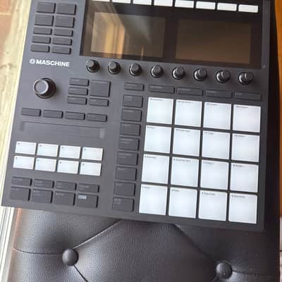 Native Instruments Maschine MKIII 2010s - Black image 2