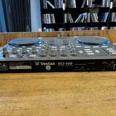 Vestax VCI-100 DJ Controller image 2