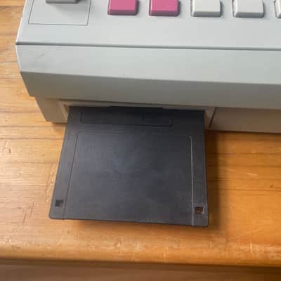 Akai MPC2000 MIDI Production Center 1997 - 2001 - Grey image 8