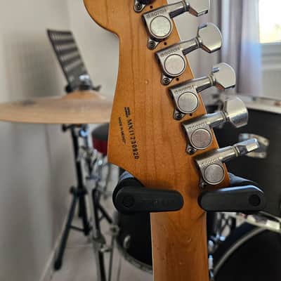 Fender Kurt Cobain Road Worn Jaguar 2012 - 2015 - 3 Color Sunburst image 3