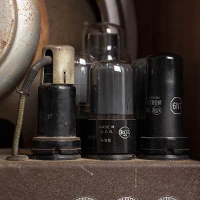 EH-100/ Recording King Model 1022 Tube Amplifier, made by Gibson (1938). image 14