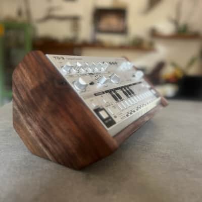 Behringer TD-3 / RD-6 stand