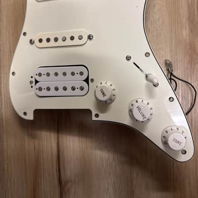 Suhr Pickguard 2010-2015 - White aged image 1