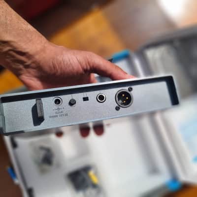 Sennheiser 🎸 Sennheiser XS Wireless Instrument Set – Receiver + Bodypack Transmitter – Original Box image 6