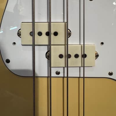 1982 Fender Fretless Precision Bass image 5
