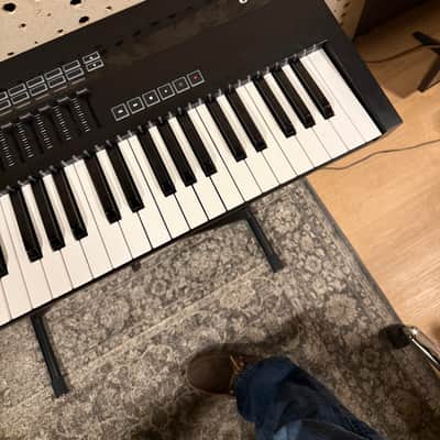 Novation ReMOTE 61 SL MKIII MIDI Controller 2018 - Present - Black image 4