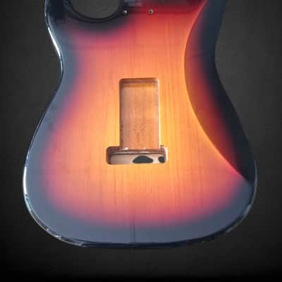 Stratocaster body F hole, 3-tone sunburst, flamed, gloss varnish image 5