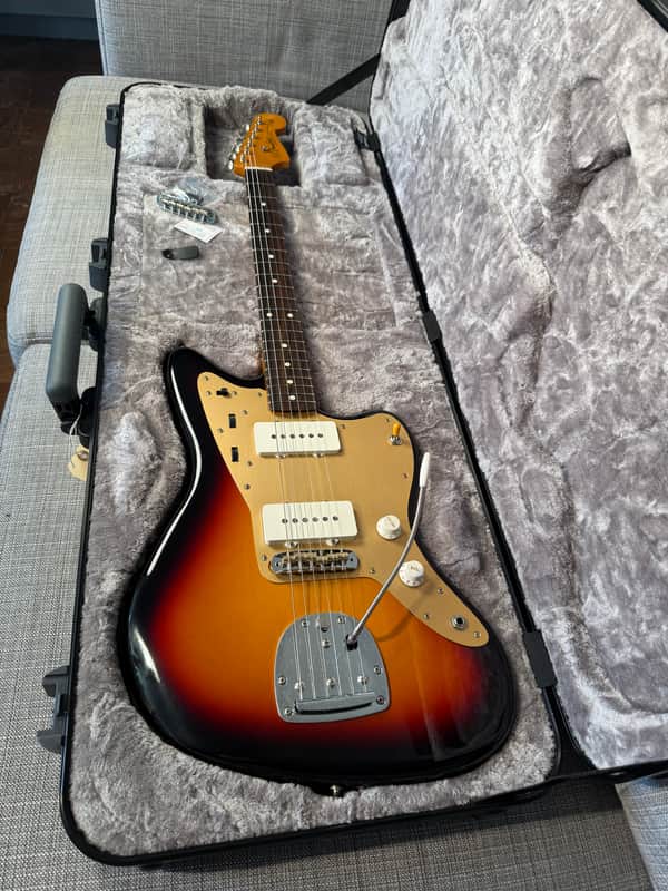 Fender Limited Edition Vintera II Road Worn '50s Jazzmaster 2025 - 3-Color Sunburst
