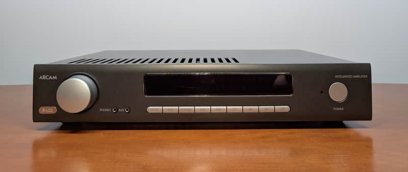 Arcam SA-20 Class G Integrated Amplifier – 90W, 32-bit DAC, Phono Input, Remote & Box Included! image 1