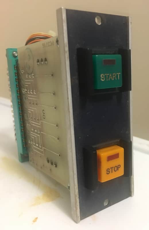 Dialight push button 554-3221 image 1