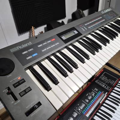 Roland Alpha Juno-1 49-Key Programmable Polyphonic Synthesizer 1985 - 1988 - Black