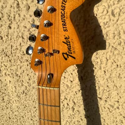 Fender Stratocaster with Maple Fretboard 1977 - Black image 3