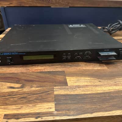 Roland U-220 RS-PCM Sound Module 1989 - 1992 - Black