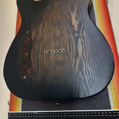 Black Volt Semi hollow Lightning Hole 2024 image 4