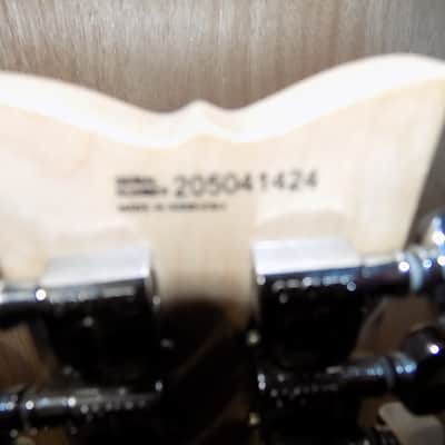 Daisy Rock Retro- H 12 String - White image 10