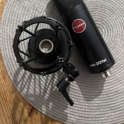 Up for sale is a beautiful pair of Mojave Audio MA-201fet large-diaphragm condenser microphones. image 13