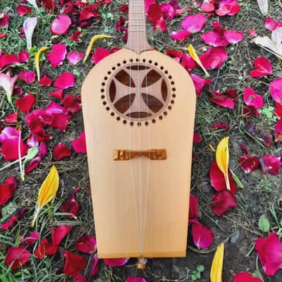Georgian folk music instrument Panduri | String instrument Panduri | ფანდური | Fanduri image 2