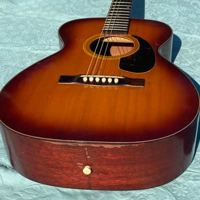 Guild F-20 Troubadour 1966 - Sunburst image 3