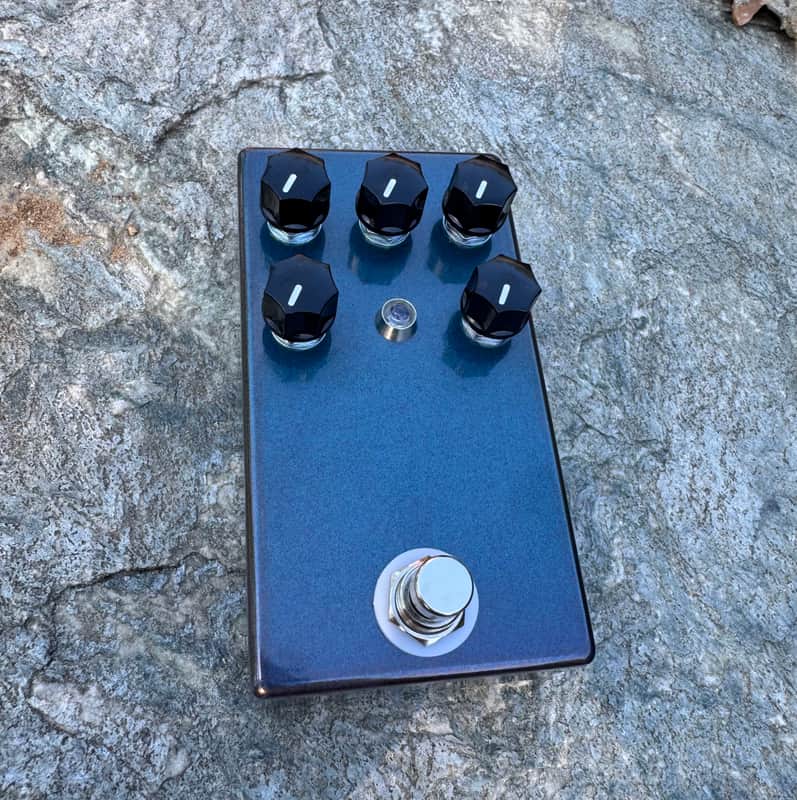 Scarab Deluxe Fuzz Clone image 1