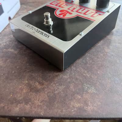 Electro-Harmonix Big Muff Pi 2000 - Present - Silver / Black / Red image 2