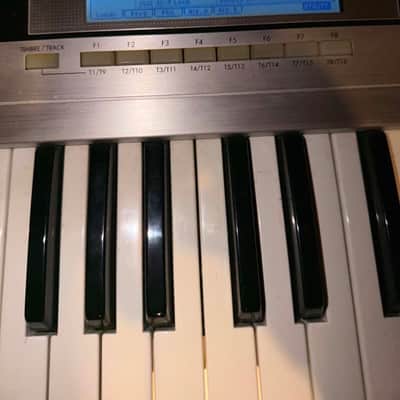Korg Triton LE 61-Key 62-Voice Polyphonic Workstation 2000 - 2002 - Silver image 7