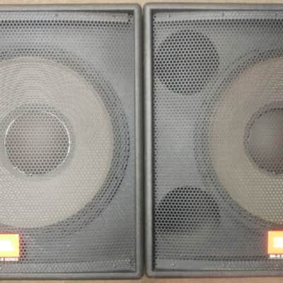 JBL SR4718X 18