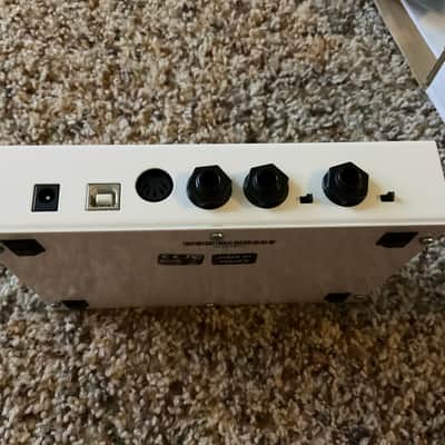 Two Notes Torpedo C.A.B. Speaker Simulator Pedal 2010s - White/Black image 6