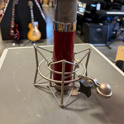 ADK Microphones Z12 Multi-Pattern Class A Valve/Tube Condenser Mic With Case, Power Amp And Shockmount - Red image 4