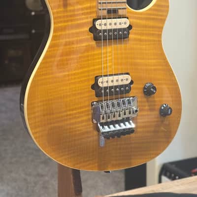 Peavey Wolfgang Standard Deluxe 1999 Flamed Amber image 2