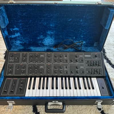 Yamaha CS-15 Duophonic Synthesizer 1978 - 1982 - Black