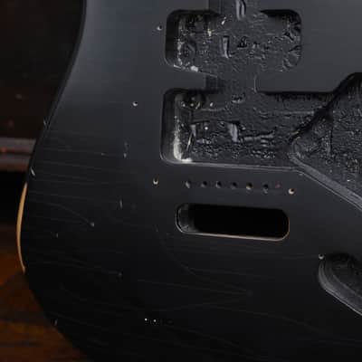 Allparts Stratocaster Body Black Aged Relic Nitrocellulose Lacquer Fender Licensed Strat image 3