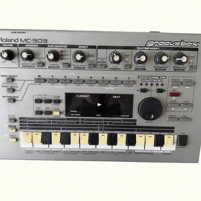 Roland MC-303 Groovebox 1990 - 1998 - Silver image 1