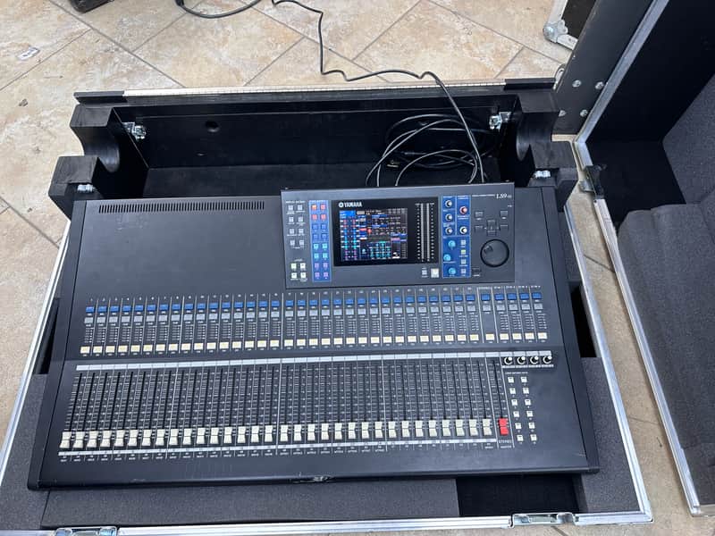 Yamaha LS9-32 32-Input Digital Mixing Console in Calzone Roadcase w/Wheels #7308 image 1