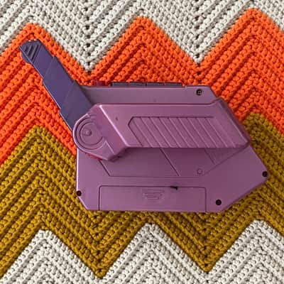 Tiger Electronics Talkgirl - Home Alone 2! - All Complete with Original Tape and Battery Cover! - image 4