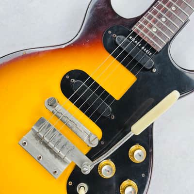 Gibson Melody Maker Double Cutaway 2-Pickup with Vibrola 1964 - Sunburst image 7