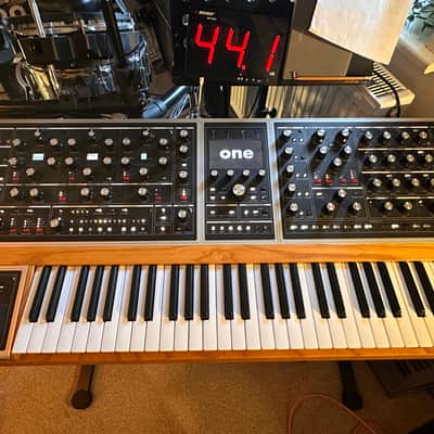 Moog One 8-Voice 61-Key Polyphonic Analog Synthesizer 2018 - Present - Black/Ash image 7