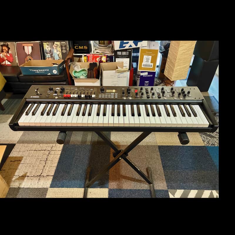 Yamaha YC61 61-Key Stage Keyboard 2018 - Present - Black image 1