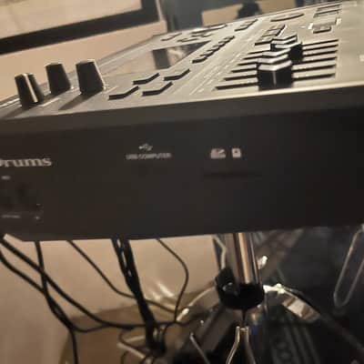 Roland V51 V- Drums Sound Module image 5