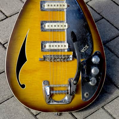 Vox Spitfire Mk.VI Teardrop 1965 Sunburst image 1