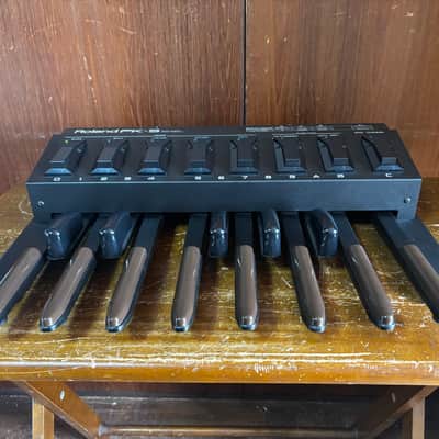 Roland PK-5 13-note Dynamic MIDI Foot Pedal w/ power supply image 3