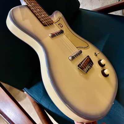 Danelectro 56 U-2 Reissue 1998 - 2004 - Blue Burst image 10
