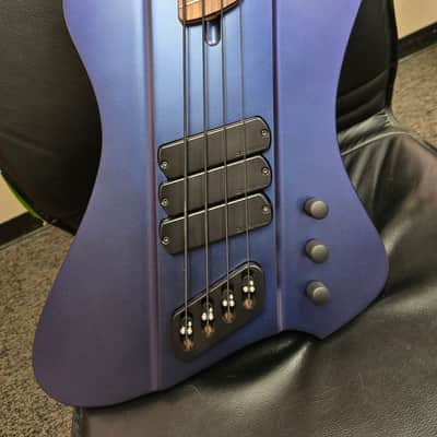 Dingwall D-Roc Standard - Blue to Purple Colorshift with Neck Illusion Black Vinyl Blocks image 4