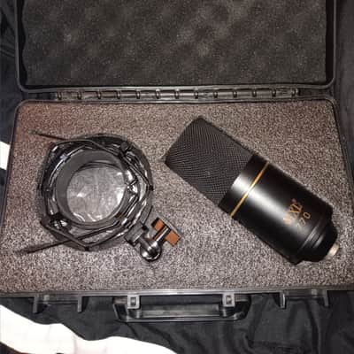 MXL 770 Complete Small Diaphragm Cardioid Condenser Microphone with Boom Arm 2019 - Present - Black image 1