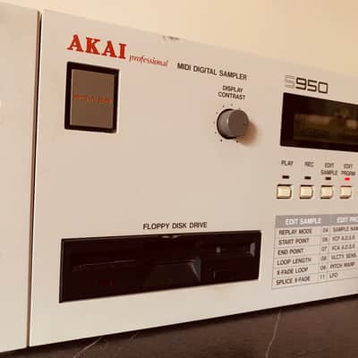 Akai S950 image 3