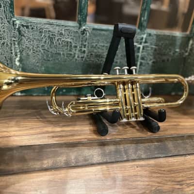 Yamaha Trumpet Ytr 2330 w/  Yamaha Soft Case & Yamaha 11b4 Mouth Piece image 9