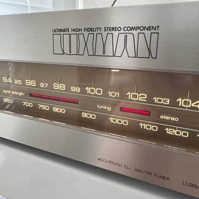 Luxman T-4 'ACCUTOUCH' AM/FM Tuner · Stunning Condition w/ Original Box and Manual !!! image 2